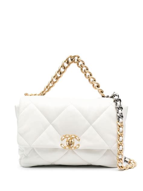 chanel shoulder bag 2020.